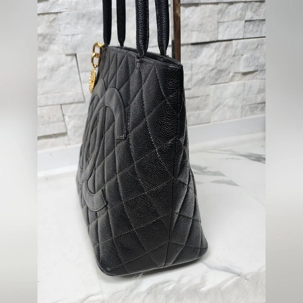 CHANEL Caviar Maidallon Bag - Picture 5 of 15